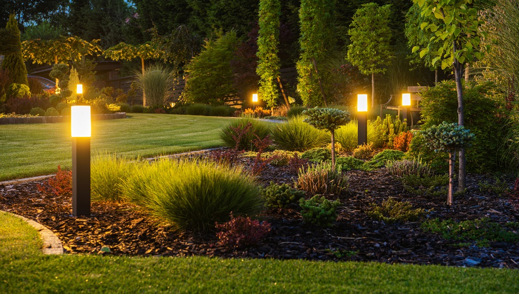 Illuminate Your Outdoors with Creative Landscape Lighting Designs